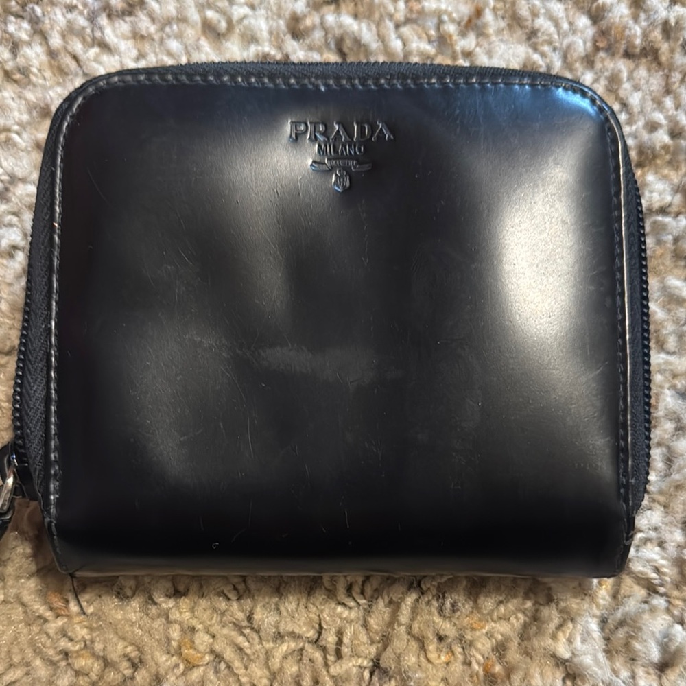 Prada Black Zippered Woman’s Wallet